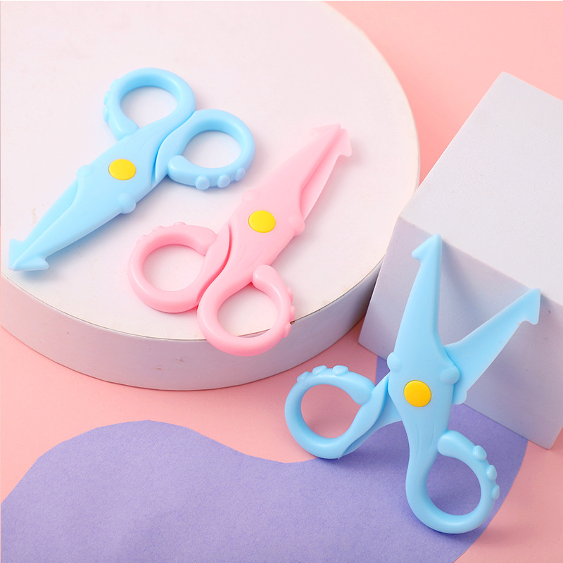 1PC Children's scissors squid craft class paper-cutting scissors cute mini kindergarten elementary school stationery plastic small scissors